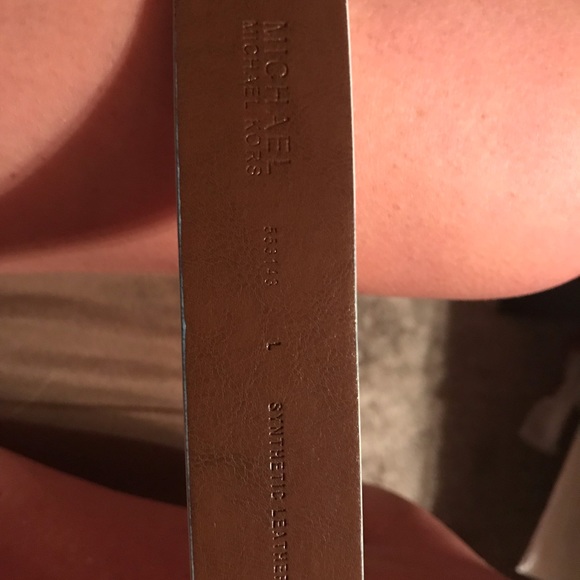 Michael Kors White Belt - Picture 4 of 4